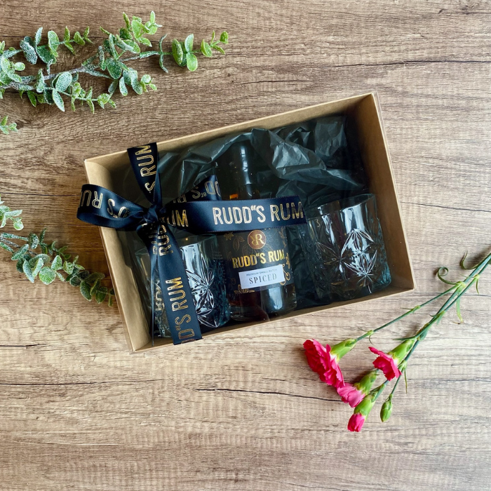 Rudders Rum Gift Hamper with Rum and Glasses